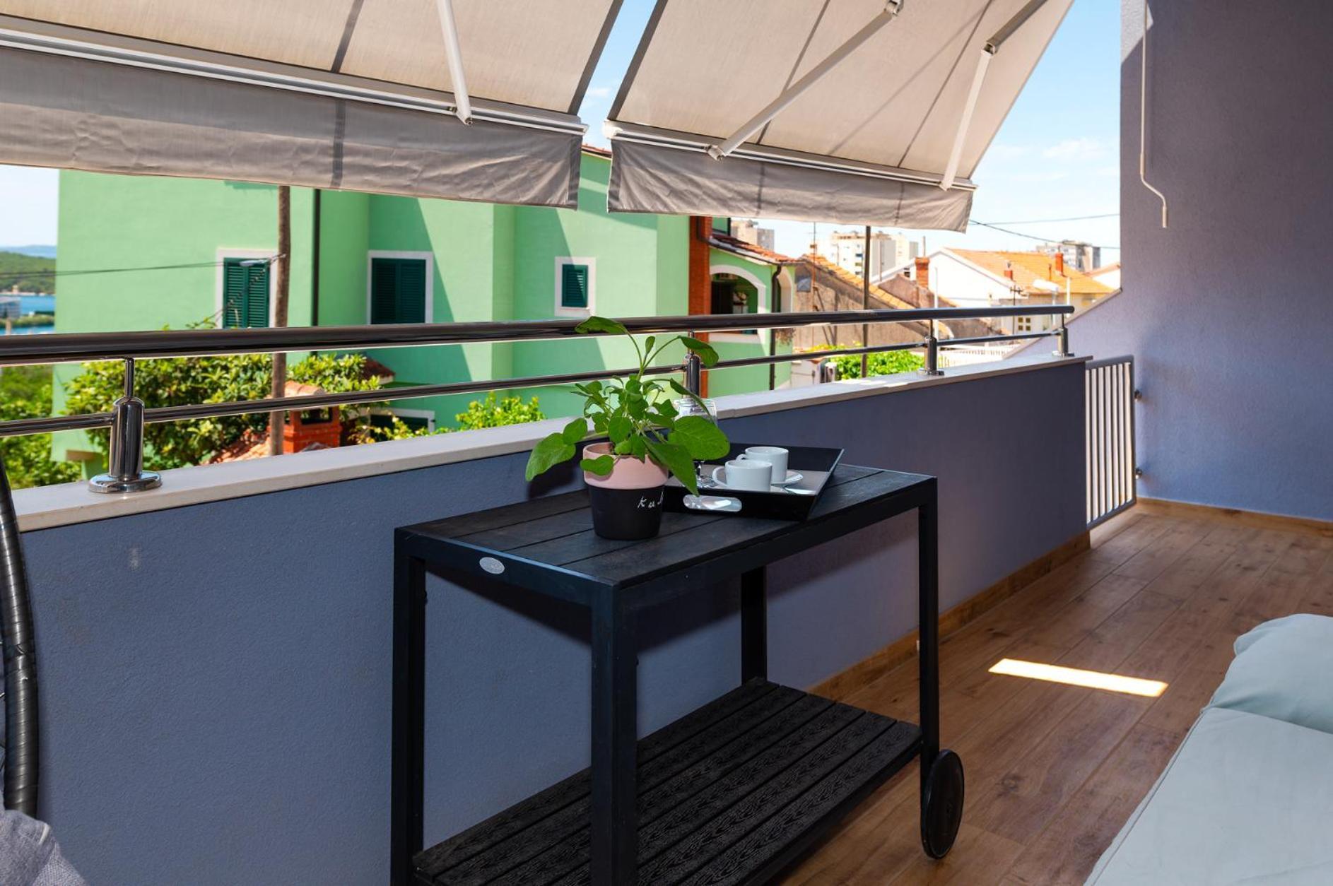 Pool Me Up! Apartment Sibenik Luaran gambar
