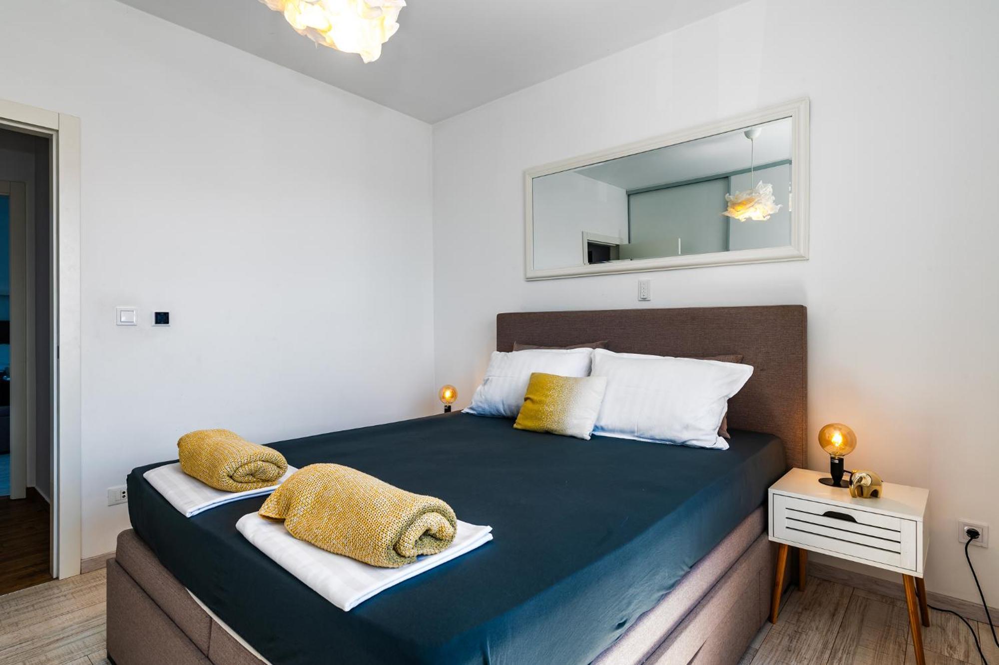 Pool Me Up! Apartment Sibenik Luaran gambar