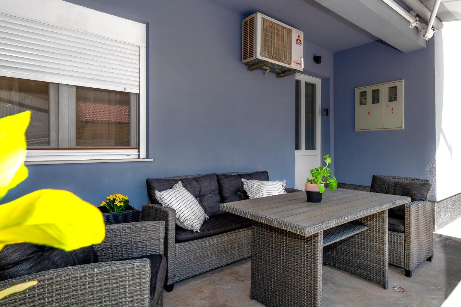 Pool Me Up! Apartment Sibenik Luaran gambar