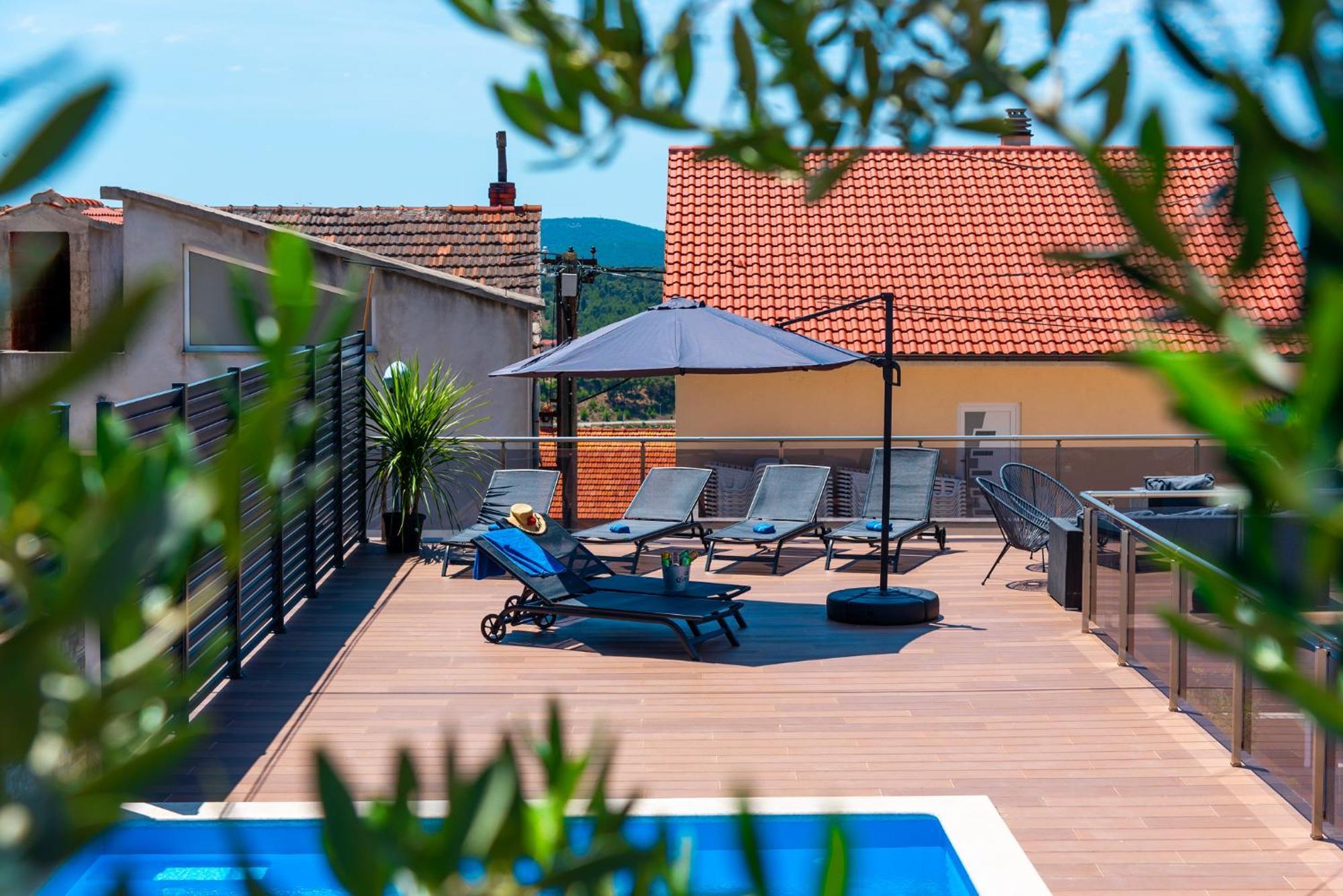 Pool Me Up! Apartment Sibenik Luaran gambar