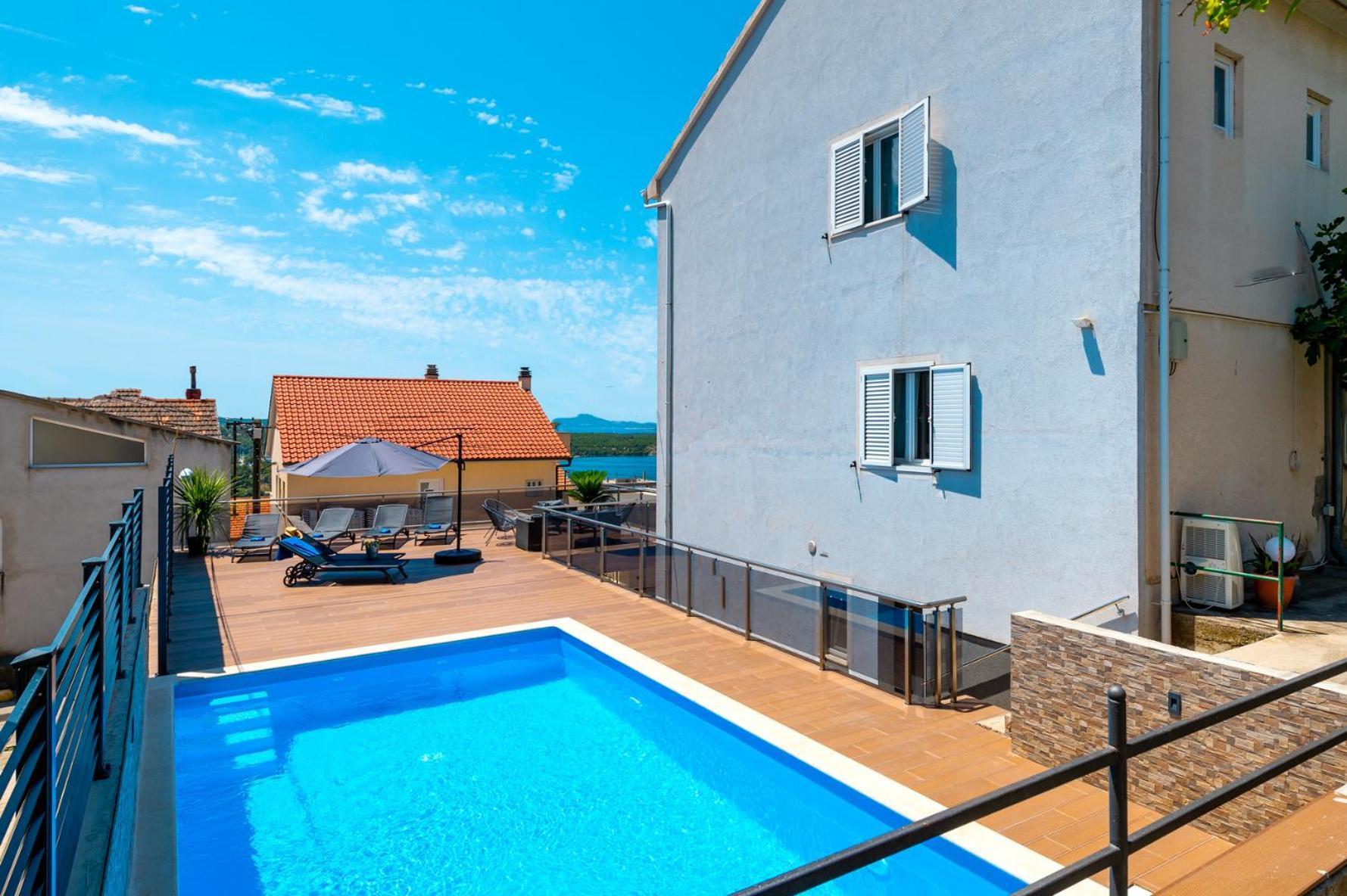Pool Me Up! Apartment Sibenik Luaran gambar